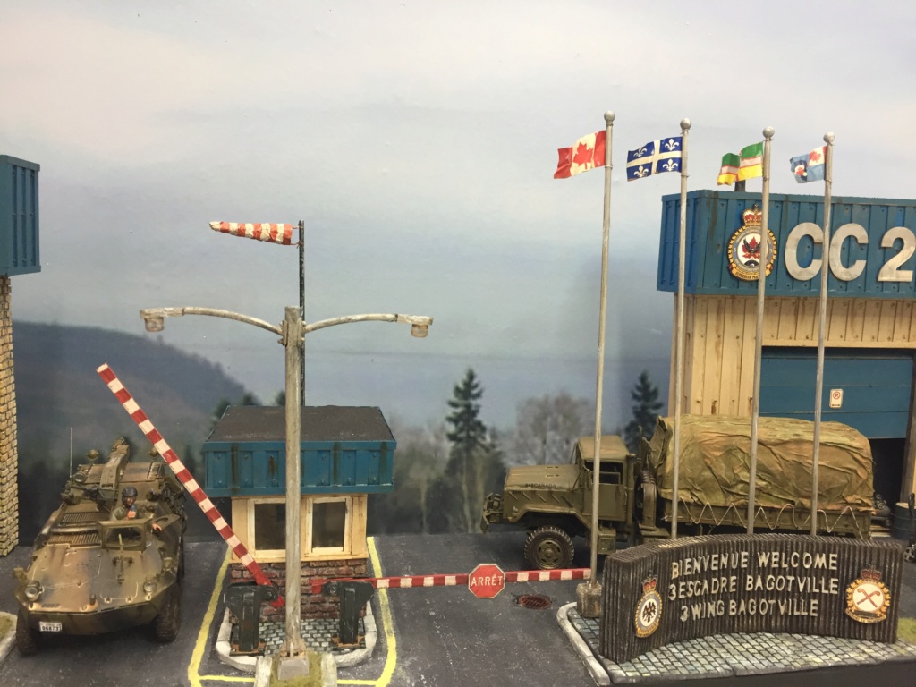 Diorama pour les 60 ans du CC 2646 (Corps de Cadets) - Takom JAPANESE-MADE SUV, Italeri M-925 Shelter Truck, Trumpeter Canadian Husky au 1/35 Img_7211