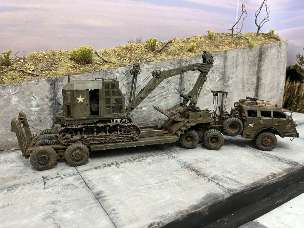 Les enfants de la guerre. Echelle 1/35. Tamiya Dragon wagon, Italeri staff car, AFV Club Long Tom, Tamiya M3 Lee, Italeri M1 155mm howitzer, Hobby Boss M4 high speed tractor et Bucyrus Erie (scratch) Photo_17