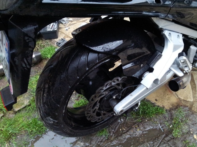 Lèche roue arrière pour FJR 2006 20121213