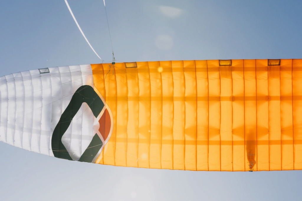 Nouveau kite de Race Ozone R1V4 10440910