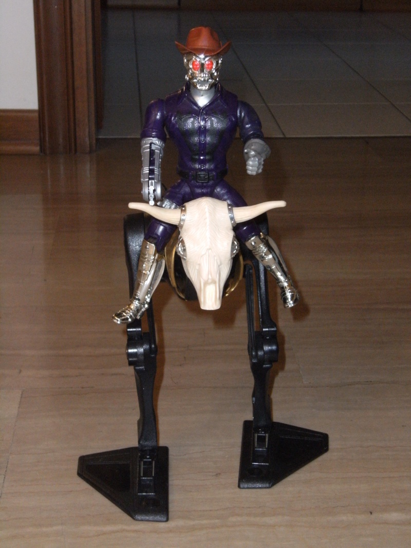 Vendo Skullwalker + Thunderstick Bravestarr Dscf3013