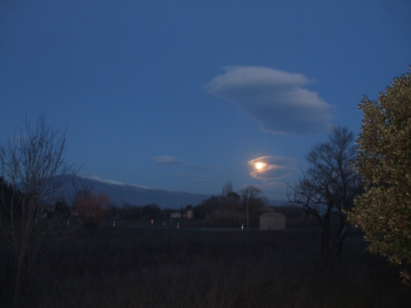 2013: le 21/01photo de la lune avec apparition laiteuse - carpentras (vaucluse)  Photo_12