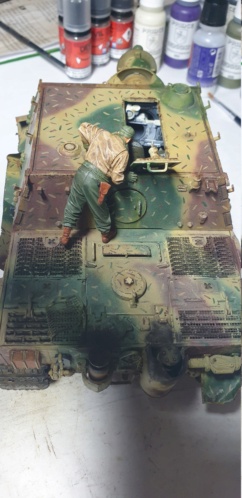 Sturmmörser Tiger - Italeri 1/35 Mise a jour le 25/11 - Page 6 20201156