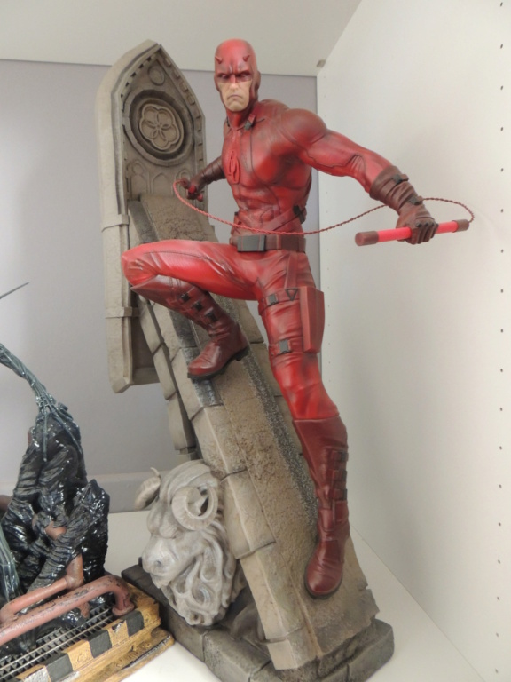 Hot Toys Batman TDK 1/4, Alien Queen Side, Dardevil XM Dscn7614