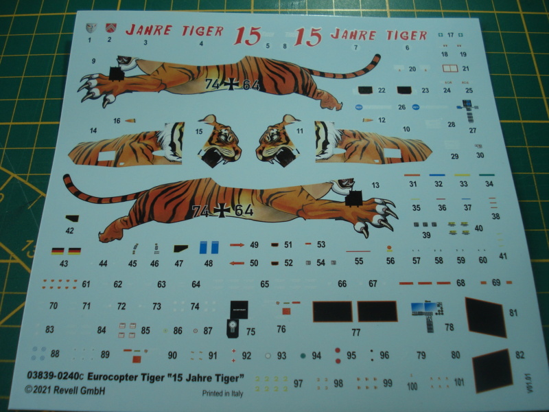 [REVELL] EUROCOPTER TIGER "15 Jahre Tiger" 1/72ème Réf 03839  Dsc09244