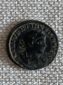 AE3 de Constantino II. GLORIA EXERCITVS. 2 Soldados entre 2 estandartes. Roma Img_6722