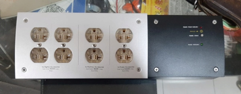 Furutech e-TP80 AC Power Distributor 9a184410