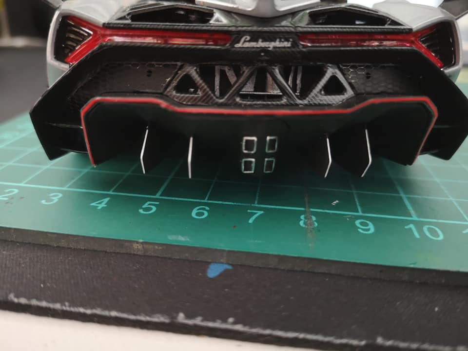 [FUJIMI] LAMBORGHINI VENENO Réf 125831 - Page 3 0526