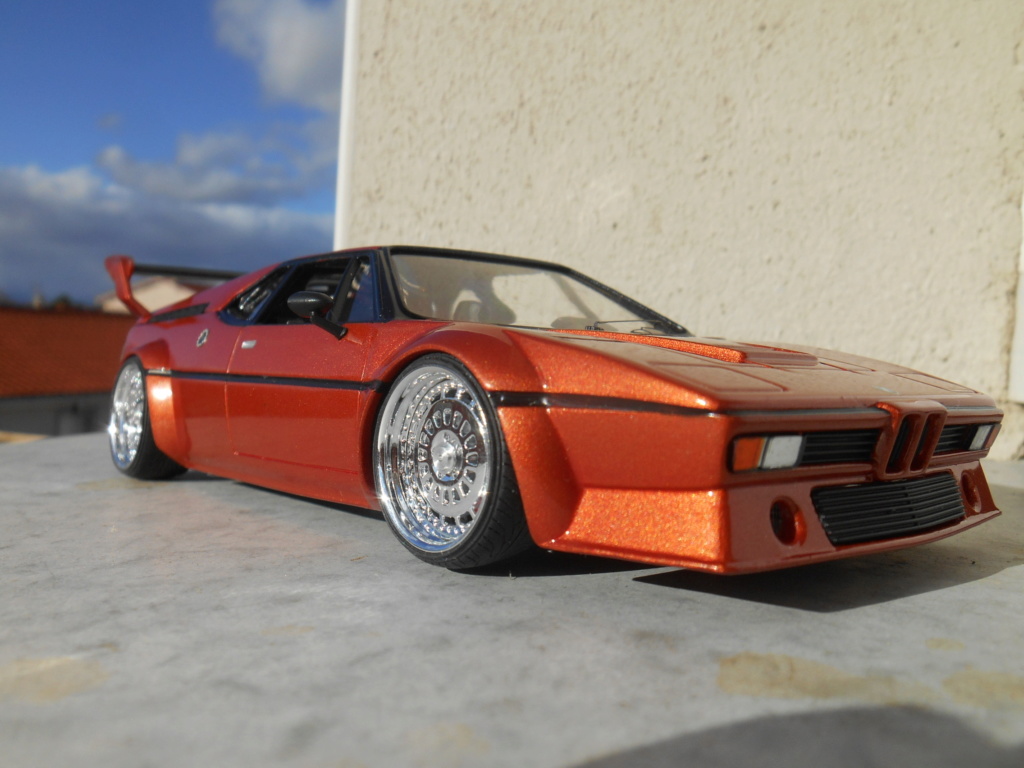 BMW M1 1/24 Revell "street version" - Page 2 R1010