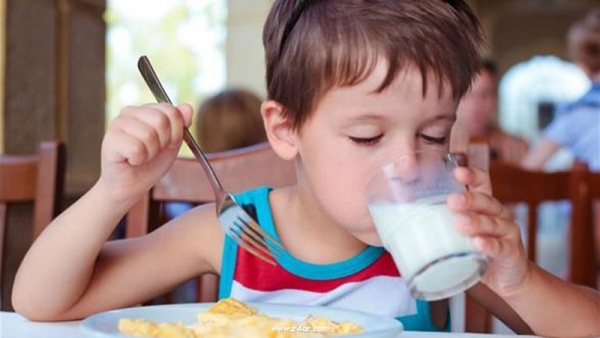 نصائح للامهات لتشجيع الطفل على تناول الحليب 2019 1-121910