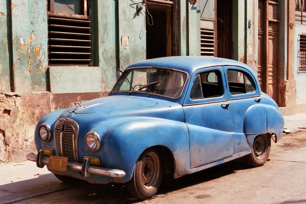 Almendrones in Cuba. 2712