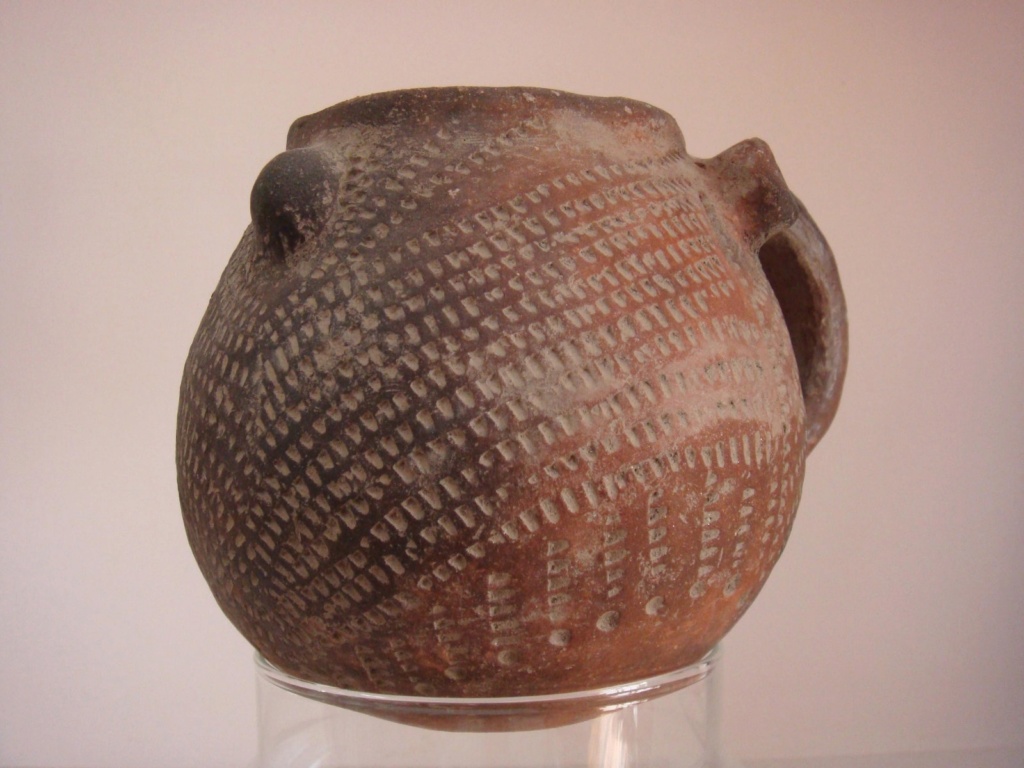 Varias piezas de cerámica primitiva C3e97f10