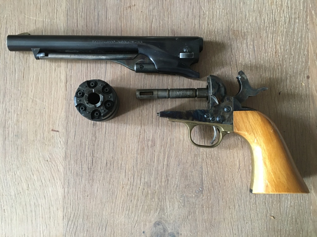 Ancienne réplique 'Colt 1860 Army' "4 screws"  - Photos - Fulls193