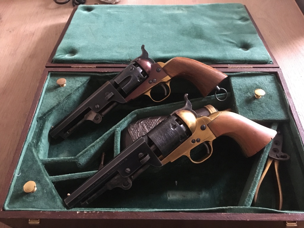Coffret de 2 répliques revolvers ' Cal .36 Navy PN ' EUHH  -Photos- Fullsi68