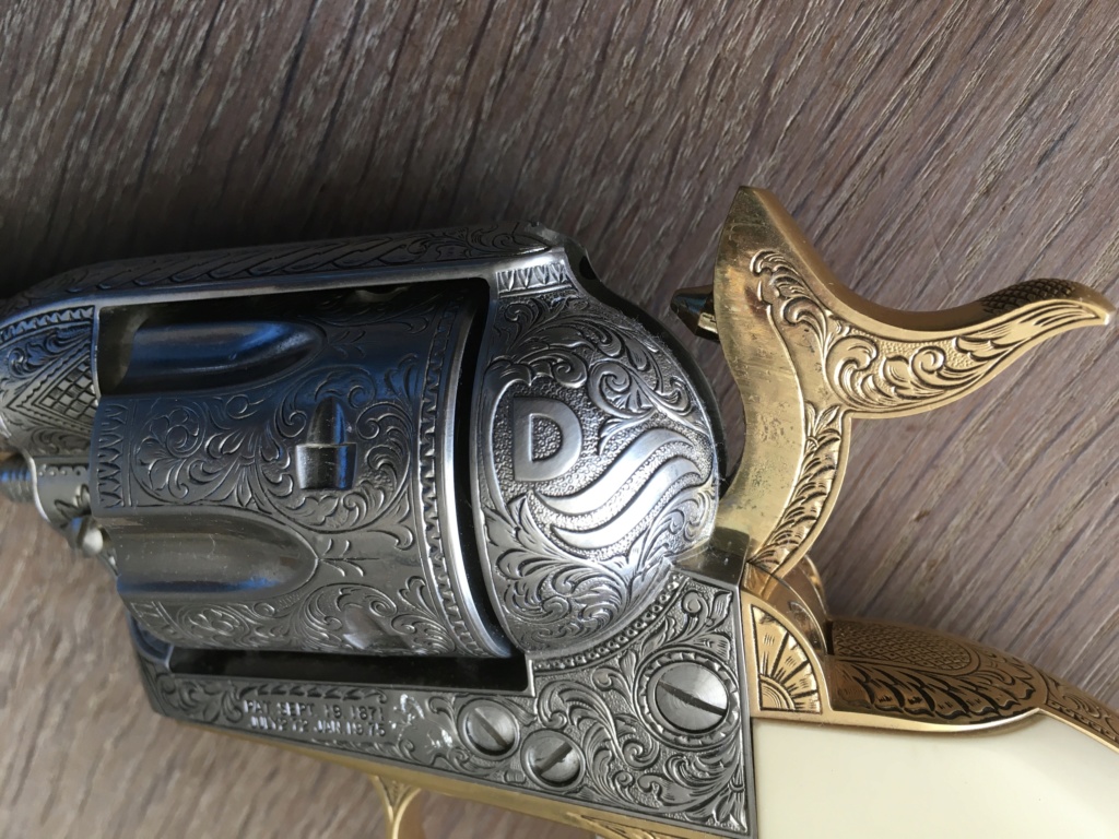 Le Colt SAA du Duke.  John Wayne commemorative. Img_1592