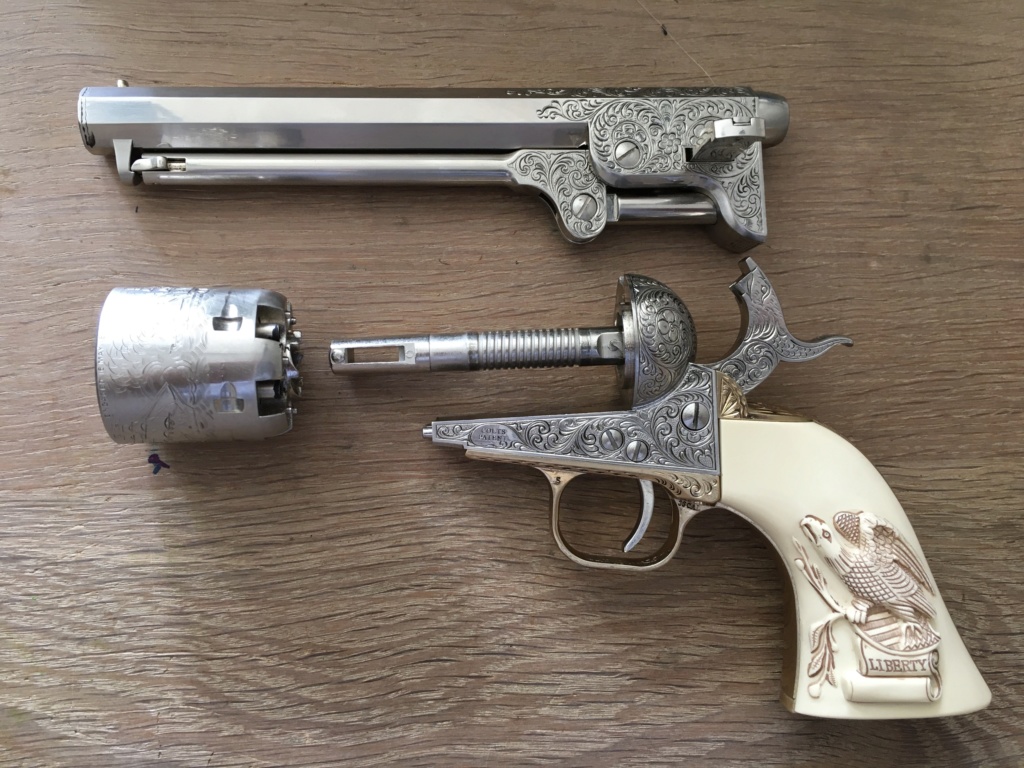 Le Colt 1851 de WILD B ILL HICKOK Img_1682
