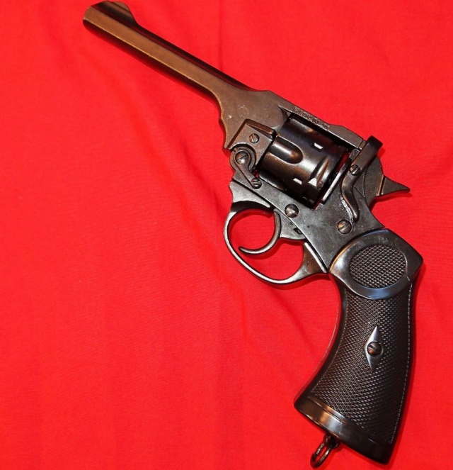 Le Revolver Webley P-457010