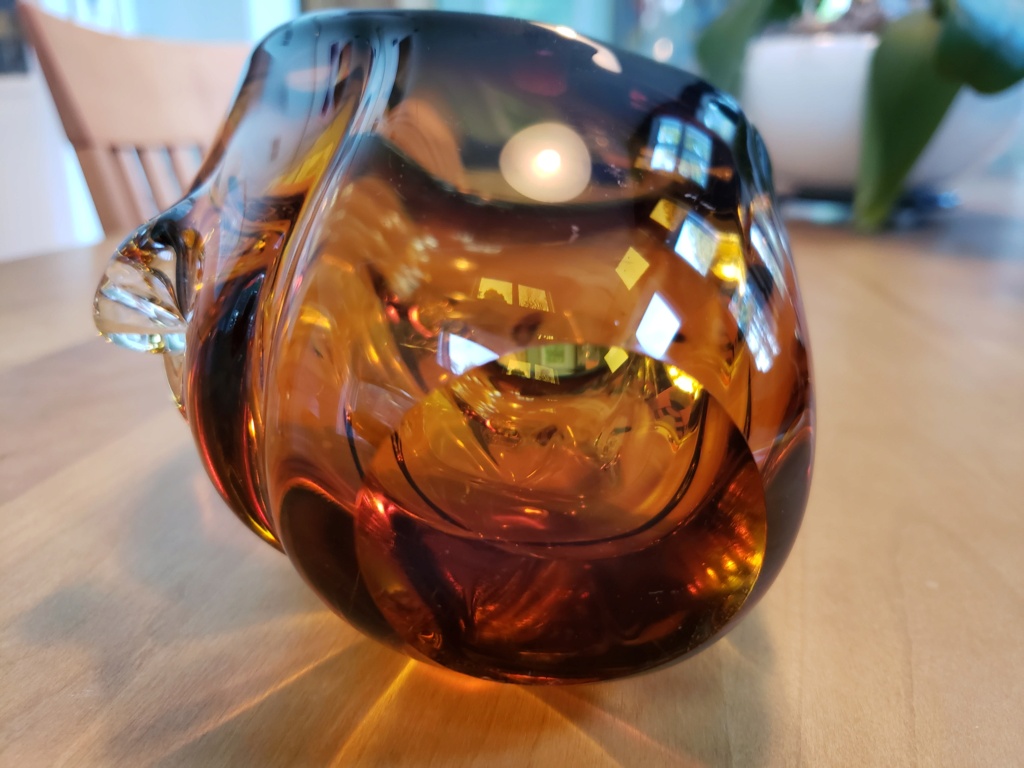 Amber bean shaped vase? 20210617