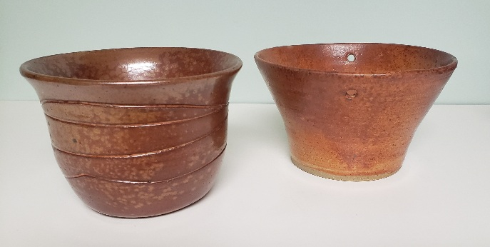 Two pieces of USA pottery, LK mark 03 20240213