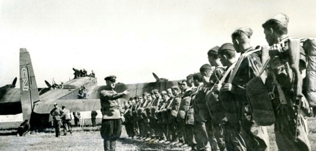 Le saviez-vous ? Naissance des opérations parachutistes 2-wk-s10