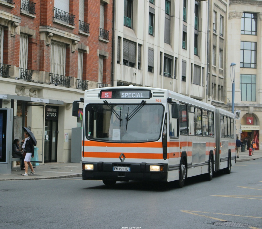 RVI PR 180-2 N°701, un autobus de collection à connaitre.  Cyril_10
