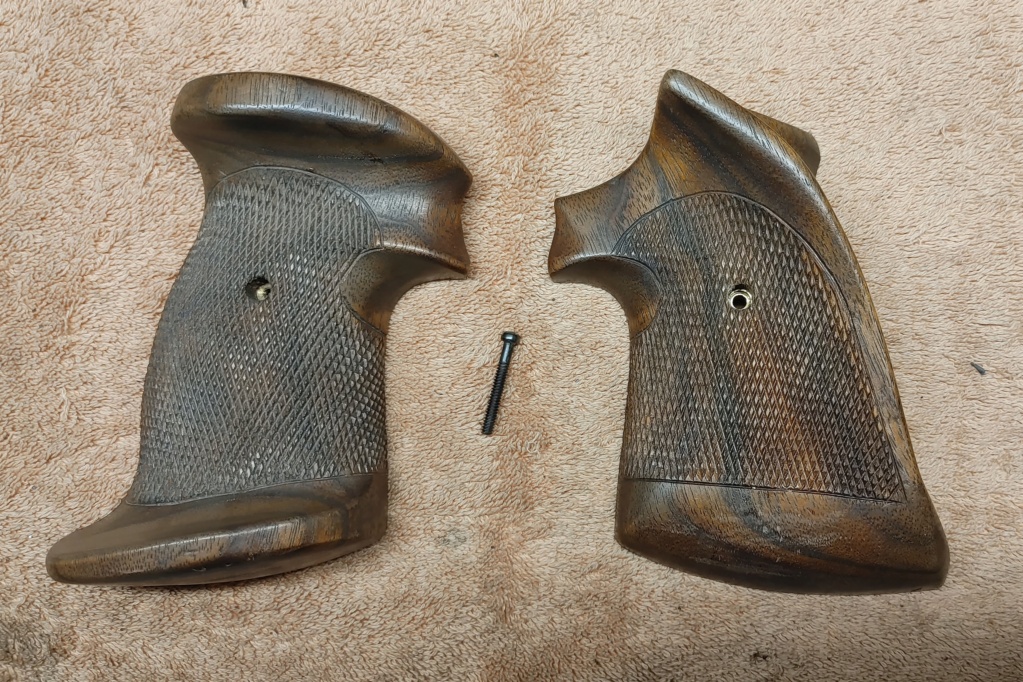 SOLD: Herrett Target Grips (XL) for S&W Round Butt L-Frame Revolver - $50 + shipping 20210625