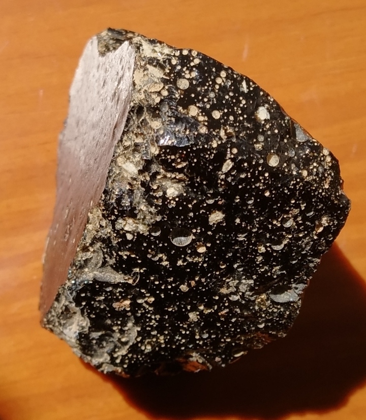 ¿Mineral? ¿Meteorito?  Img_2057