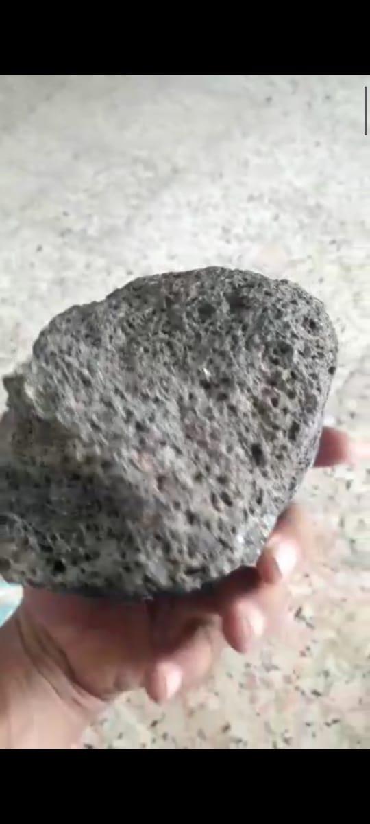 inspection d'un météorite  Img-2015