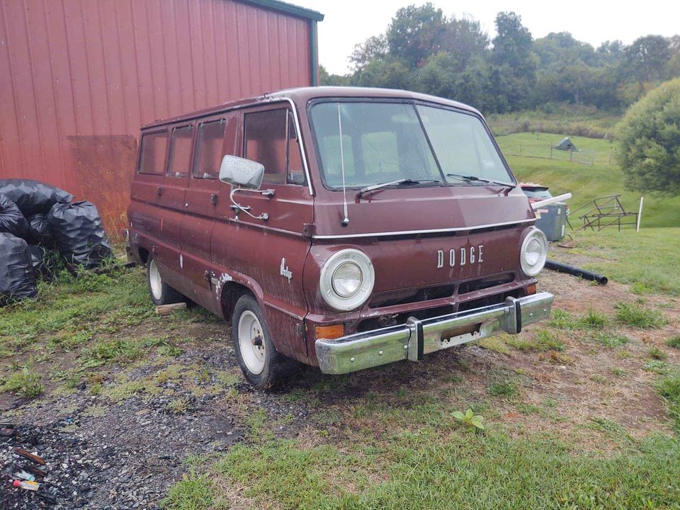 67  108  Window Dodge van (TN) $5500 123110