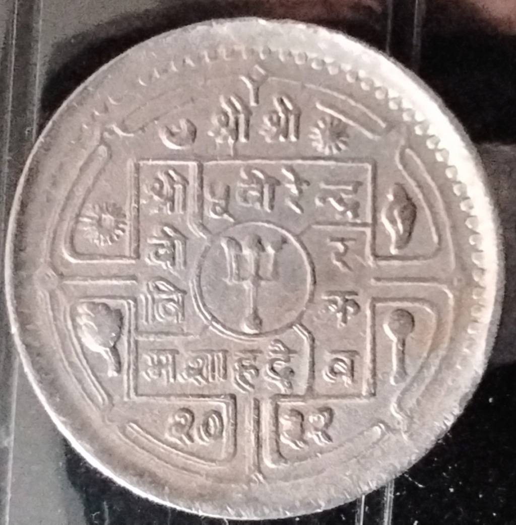 Ayuda  moneda Nepal con error Cm240931