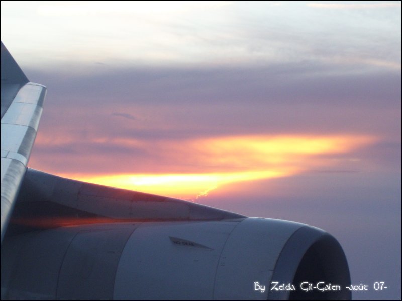 Coucher et lever de soleil..en avion! 101_0010