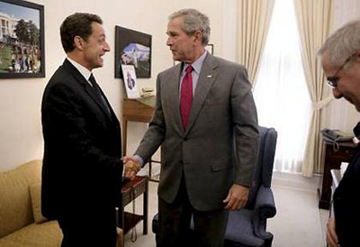 Sarkozy reu par Bush samedi Bush_s10