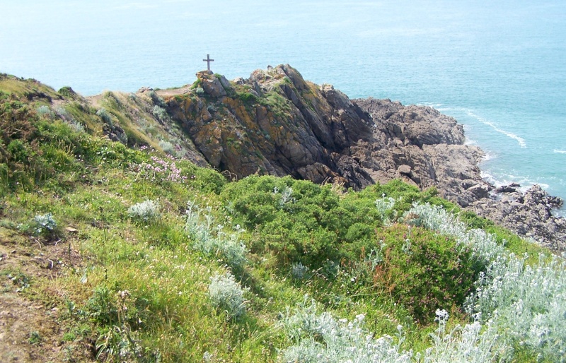 la croix sur les rochers Scotte20