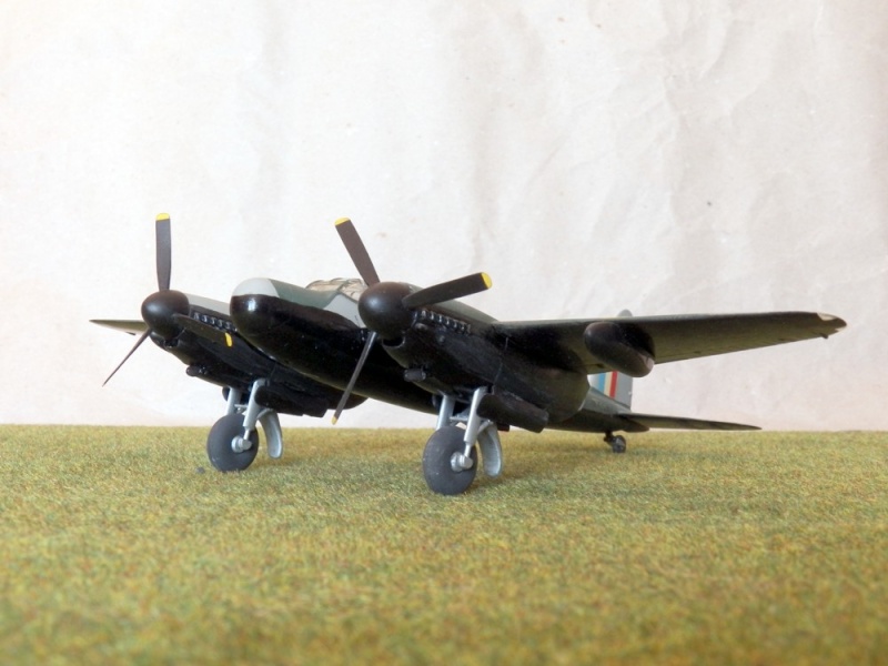 [Matchbox] Mosquito Mk IX/NF 30 101_0510