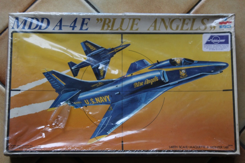 [Esci] A-4E Skyhawk Blue Angel Img_5946