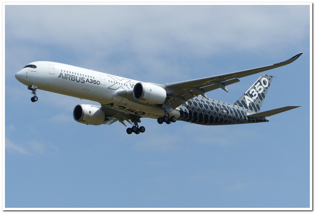 [02/07/2015] Airbus A350 (F-WWCF) Airbus Industrie: Carbone Livery !!! P1030310