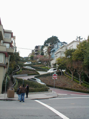 Lombard Street (Twisty Street), San Francisco, Californie - Etats-Unis Crooke11