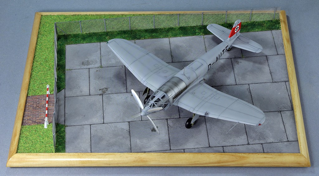 Heinkel He 119 V4 (Planet Models 1:72) Img_4531