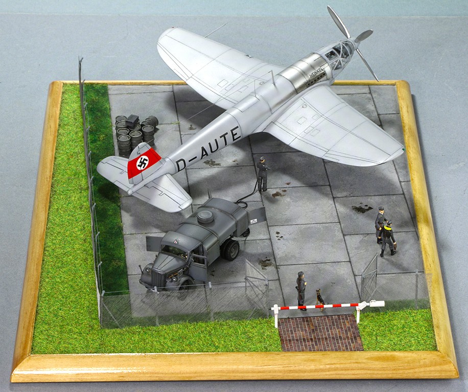 Heinkel He 119 V4 (Planet Models 1:72) Img_4612