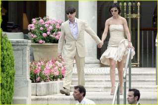 KATIE HOLMES EN VACANCE : UN NOUVO LOOK ! 610