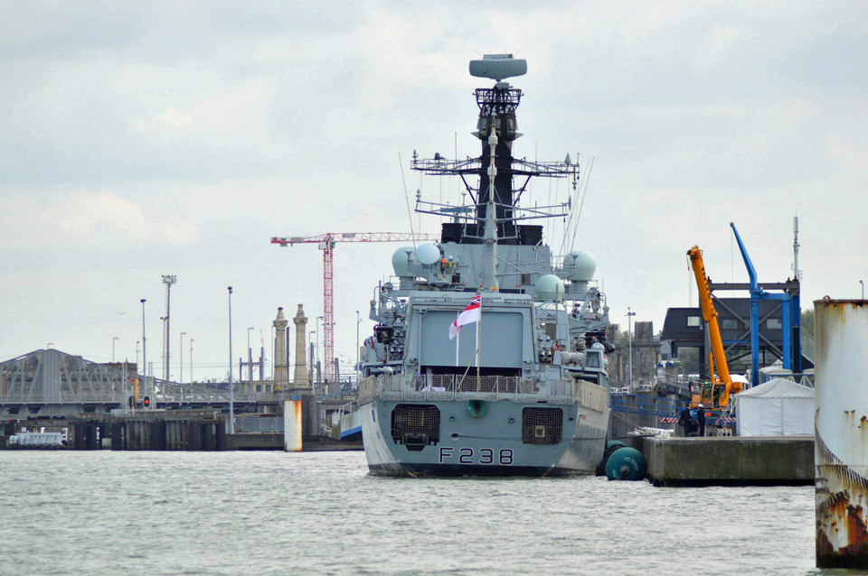 Le HMS Northumberland (F238) à Oostende le 17.06.2015 Hms_no16