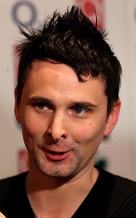 Matthew Bellamy - Page 8 Euh_x210