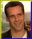 ET Interview 2 Juin 1999 - DJE y parle du renouvellement de ses voeux Davidj10