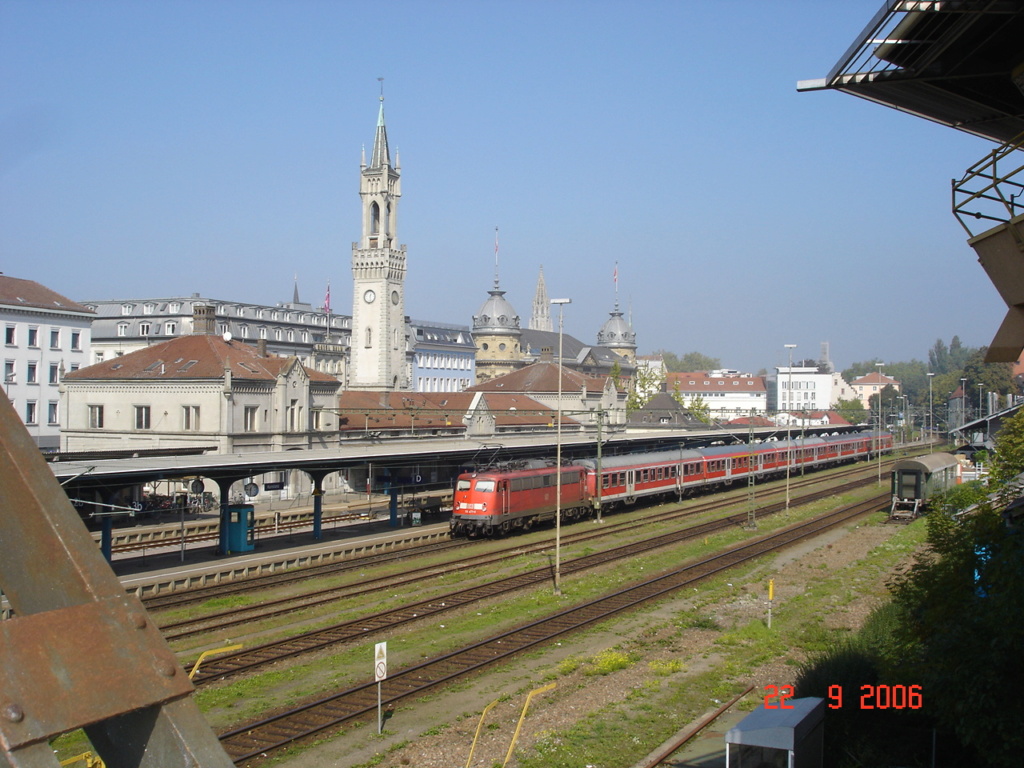 Gare de Konstanz  et train Rouge10