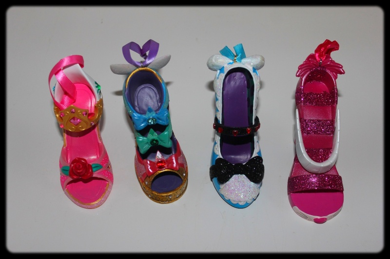 [Collection] Chaussures miniatures / Shoe ornaments - Page 25 Chau10
