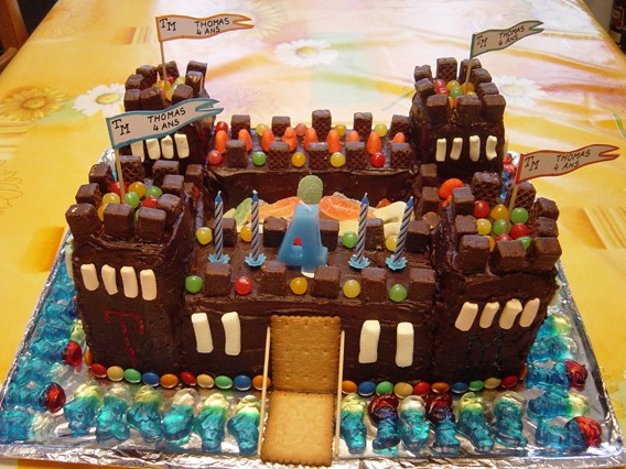 Gateau Anniversaire Ecole Gateaux Et Biscuits