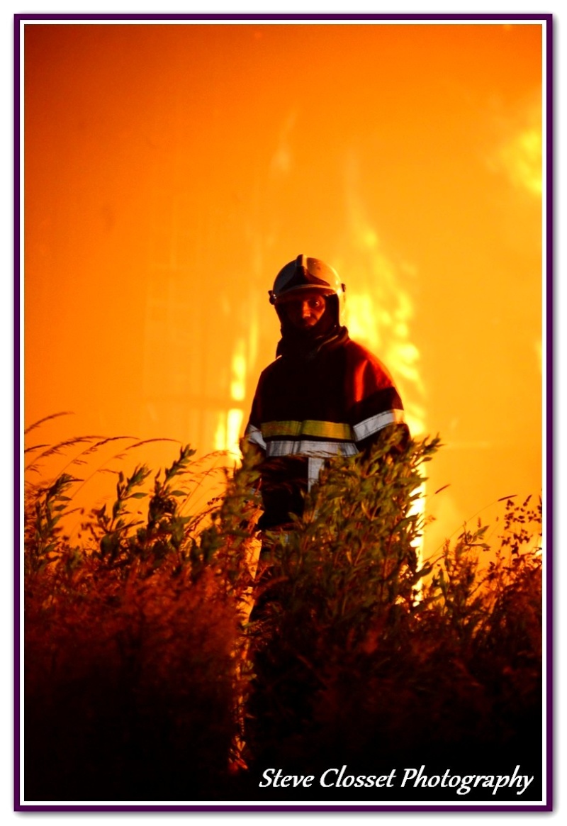 Gros incendie au zoning d’Achêne (10/06/2015 + photos) _ste5814