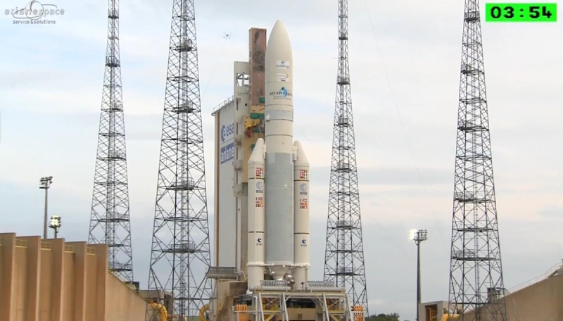 Lancement Ariane 5 ECA VA225 / Eutelsat 8 West B + Intelsat 34 - 20 août 2015 Ar0111