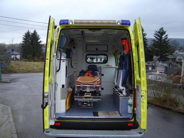 ambulance no 1 Gri_am12
