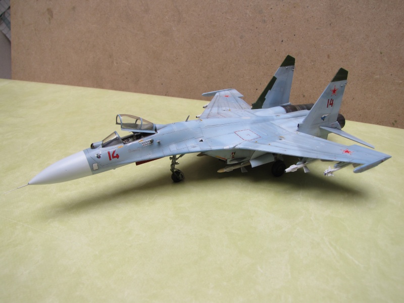 SU-27 Flanker-B n° 27 Su_12110